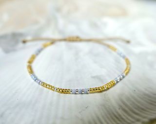 Tyto minimalistické náramky jsem si chtěla zkusit vytvořit, jsou za mě krásnou decentní ozdobou na ruce 🤗 bude určitě víc...